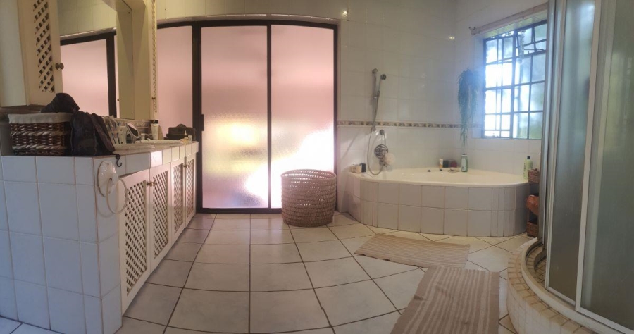 6 Bedroom Property for Sale in White River Mpumalanga