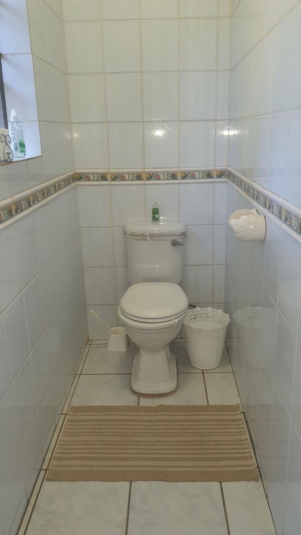 6 Bedroom Property for Sale in White River Mpumalanga