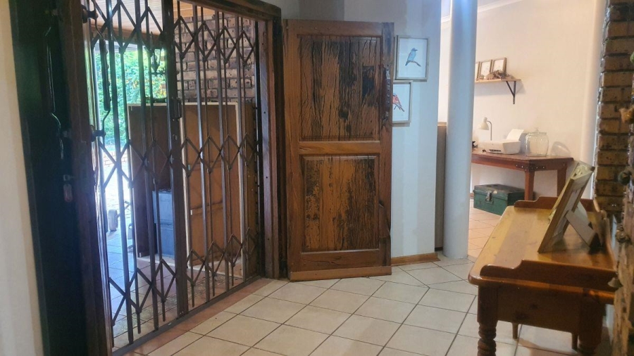 6 Bedroom Property for Sale in White River Mpumalanga
