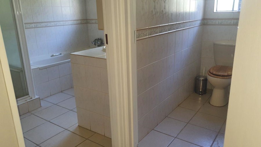 6 Bedroom Property for Sale in White River Mpumalanga