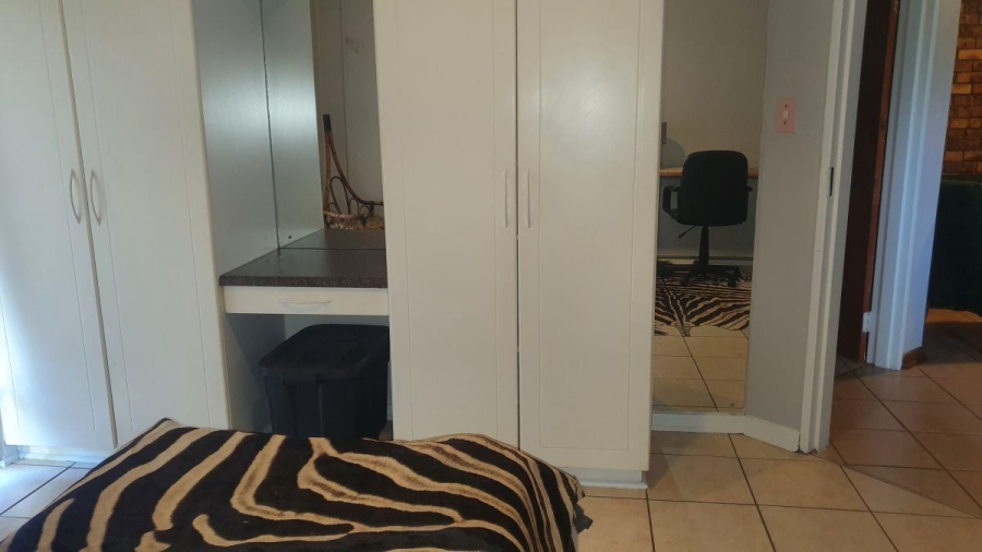 6 Bedroom Property for Sale in White River Mpumalanga
