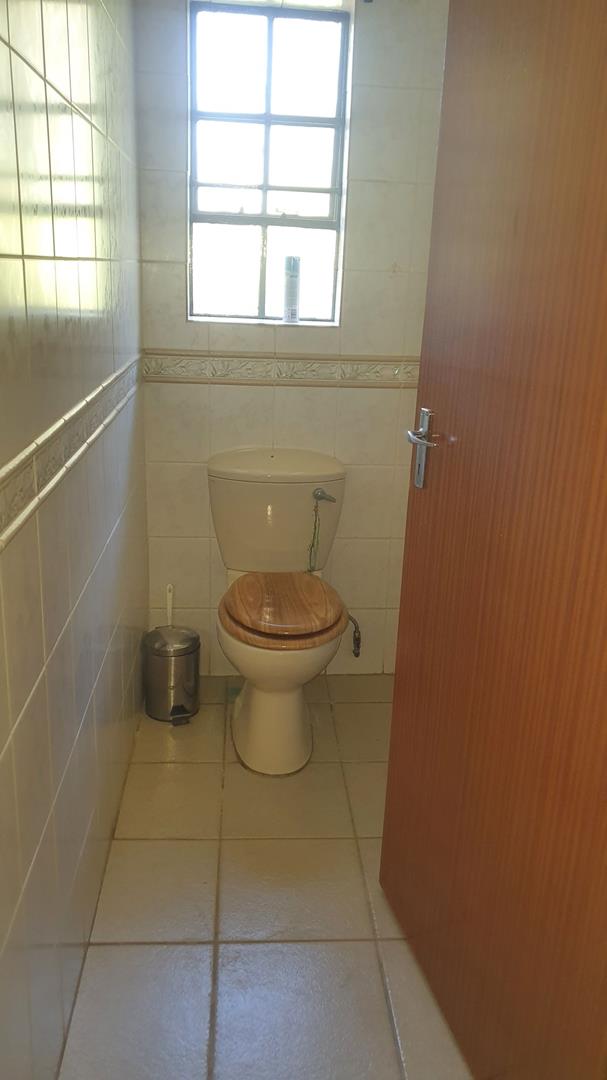 6 Bedroom Property for Sale in White River Mpumalanga