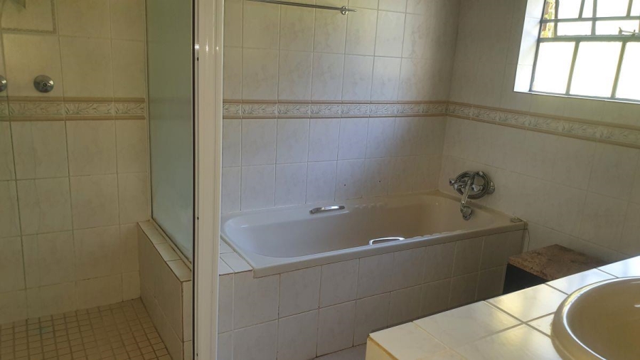 6 Bedroom Property for Sale in White River Mpumalanga