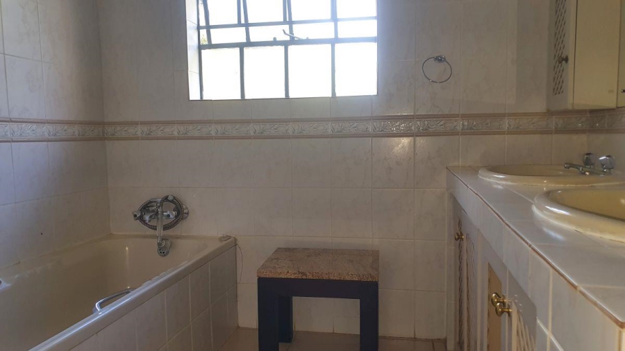 6 Bedroom Property for Sale in White River Mpumalanga