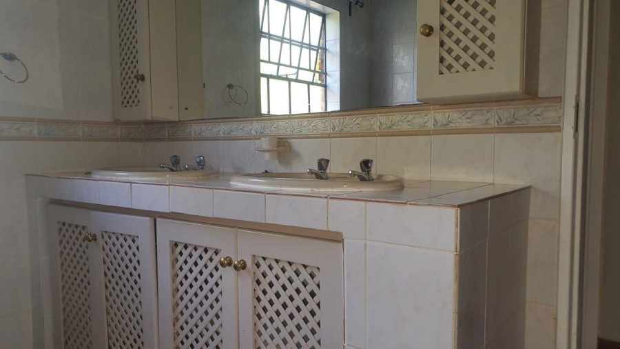 6 Bedroom Property for Sale in White River Mpumalanga