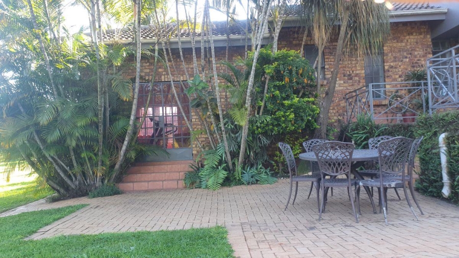 6 Bedroom Property for Sale in White River Mpumalanga