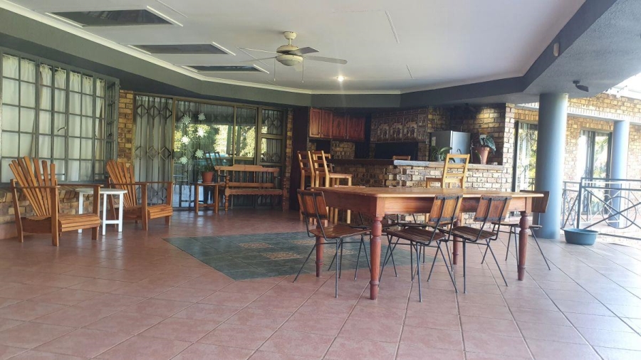 6 Bedroom Property for Sale in White River Mpumalanga