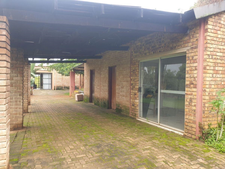 6 Bedroom Property for Sale in White River Mpumalanga