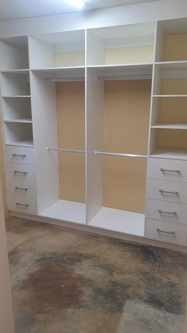 6 Bedroom Property for Sale in White River Mpumalanga