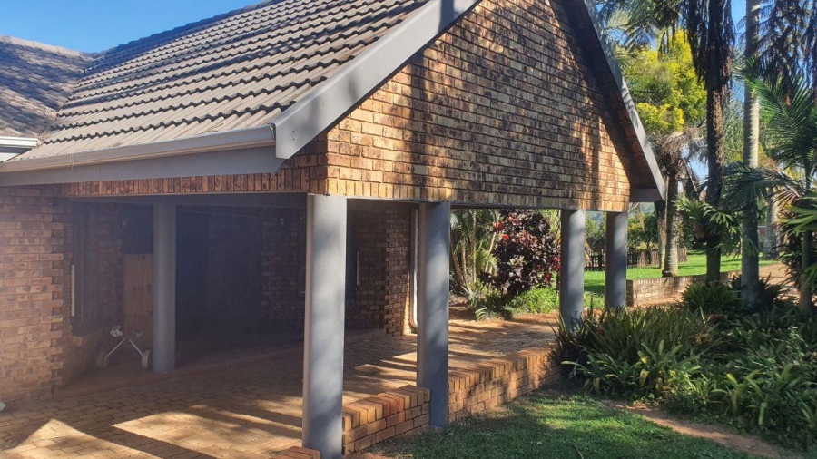 6 Bedroom Property for Sale in White River Mpumalanga