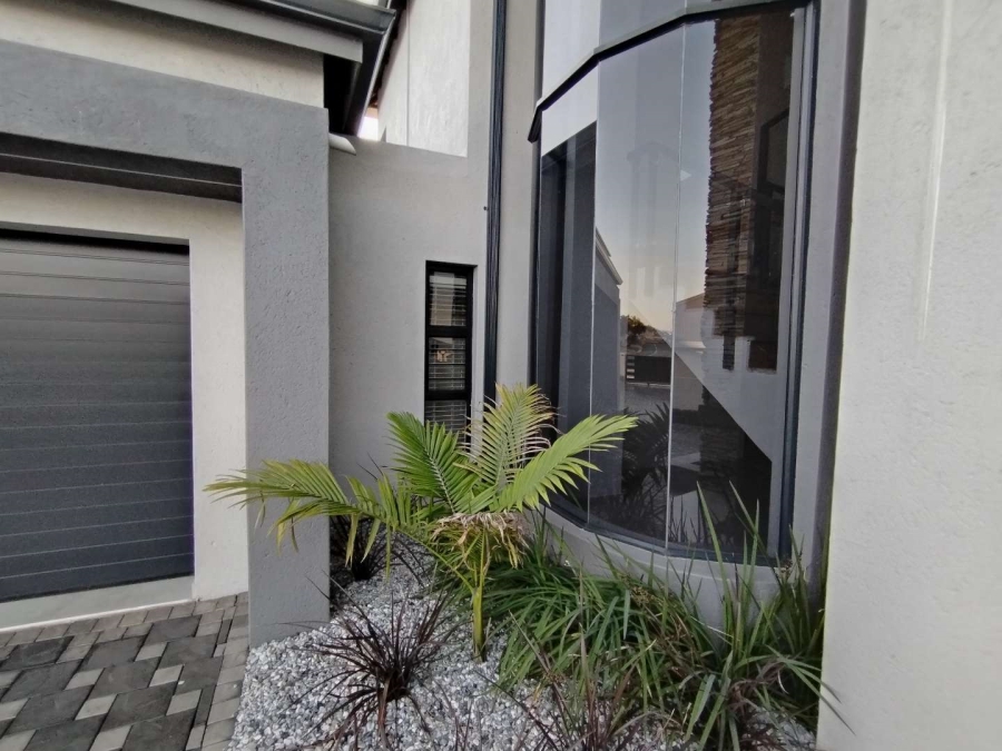 6 Bedroom Property for Sale in Elawini Lifestyle Estate Mpumalanga