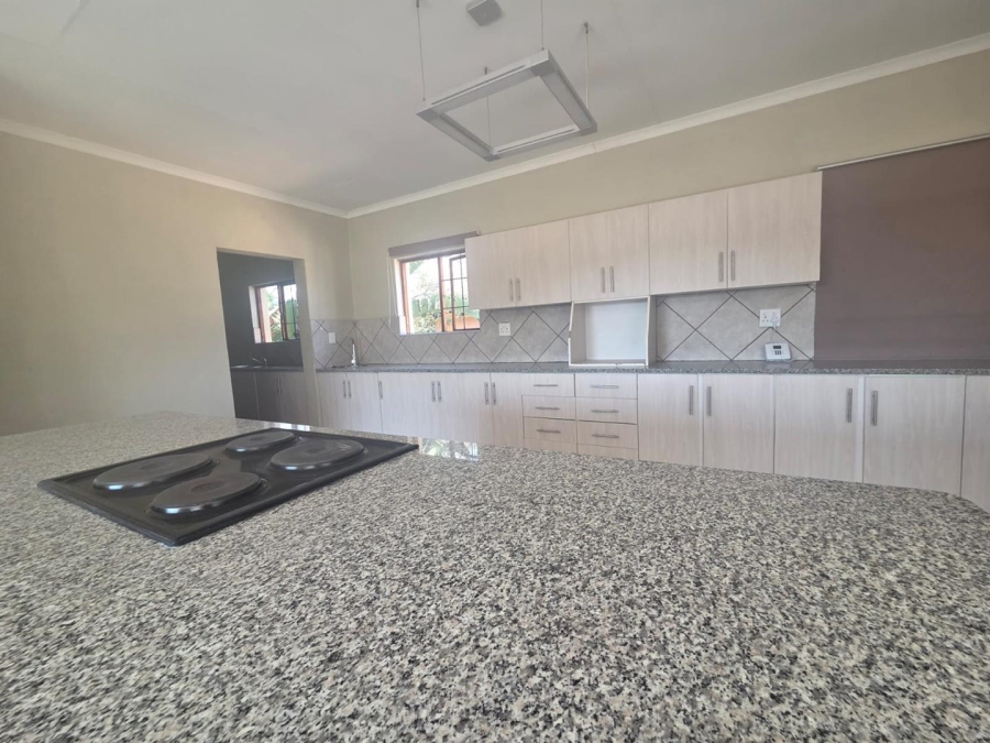 4 Bedroom Property for Sale in Stonehenge Mpumalanga