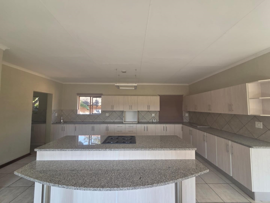4 Bedroom Property for Sale in Stonehenge Mpumalanga