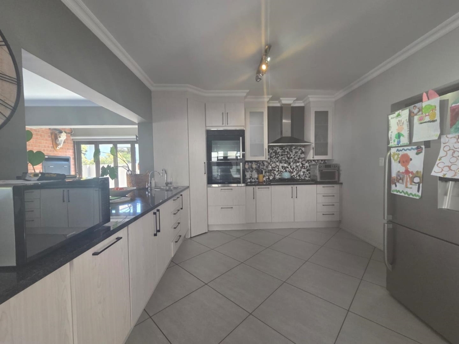 3 Bedroom Property for Sale in Sonheuwel Mpumalanga