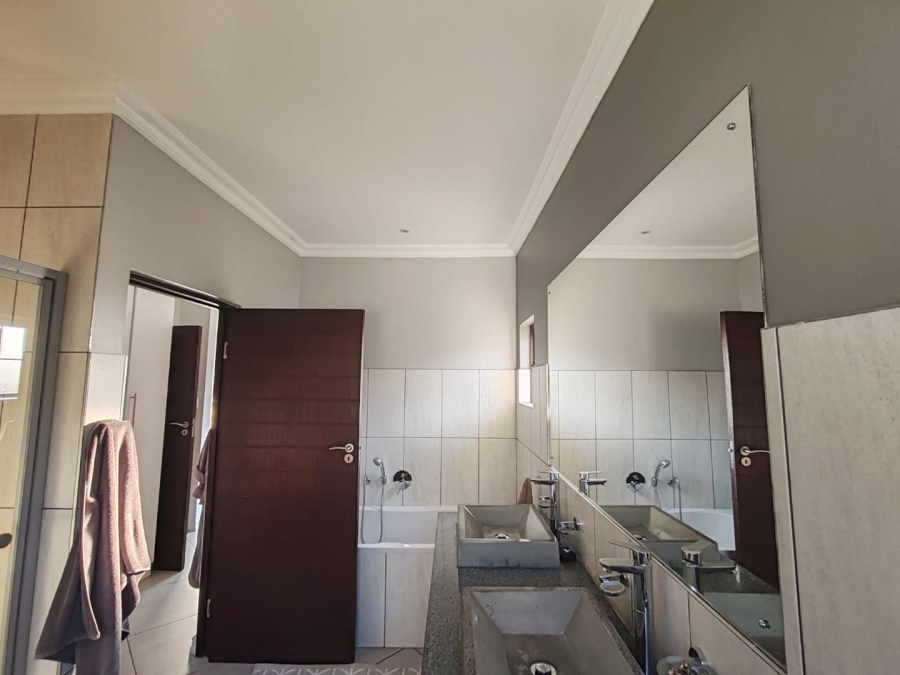 3 Bedroom Property for Sale in Sonheuwel Mpumalanga