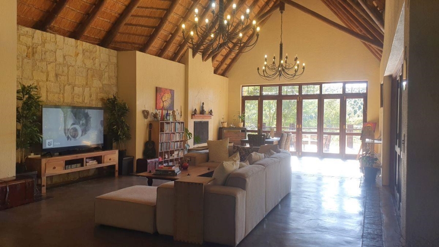 6 Bedroom Property for Sale in White River Mpumalanga