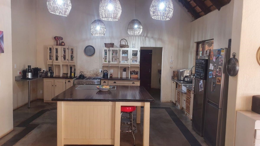 6 Bedroom Property for Sale in White River Mpumalanga