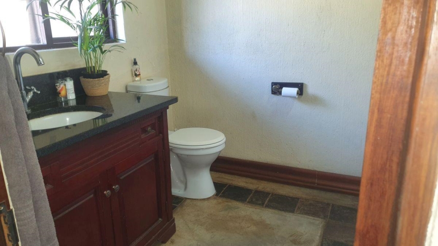 6 Bedroom Property for Sale in White River Mpumalanga