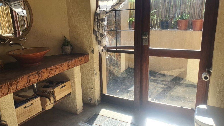 6 Bedroom Property for Sale in White River Mpumalanga