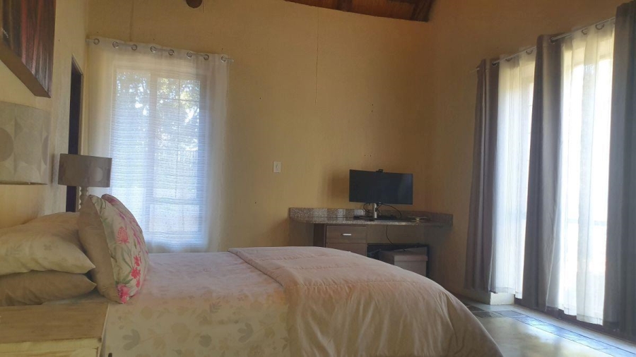 6 Bedroom Property for Sale in White River Mpumalanga