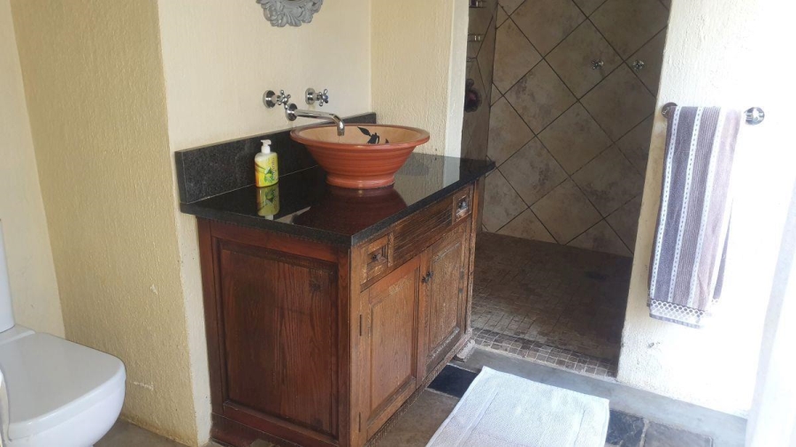 6 Bedroom Property for Sale in White River Mpumalanga