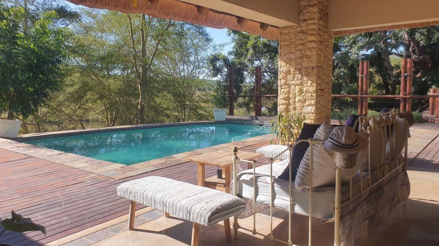 6 Bedroom Property for Sale in White River Mpumalanga