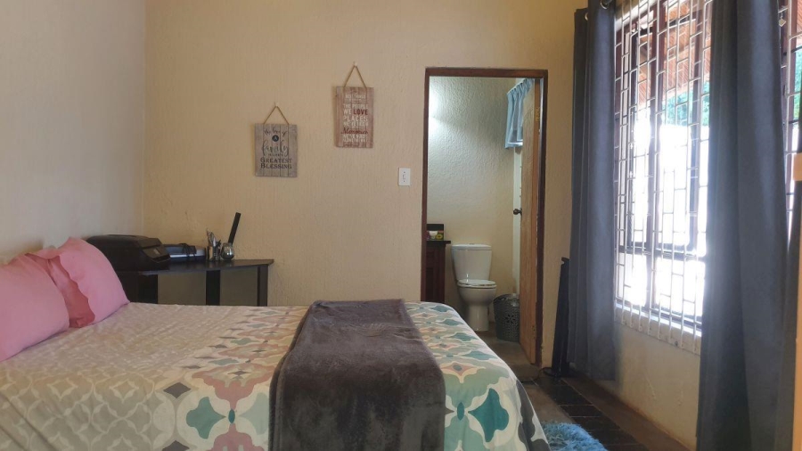 6 Bedroom Property for Sale in White River Mpumalanga