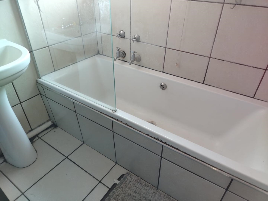 To Let 3 Bedroom Property for Rent in West Acres Mpumalanga