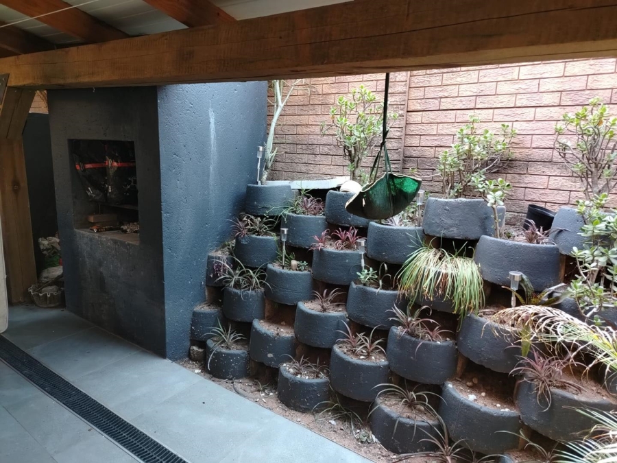 To Let 3 Bedroom Property for Rent in West Acres Mpumalanga