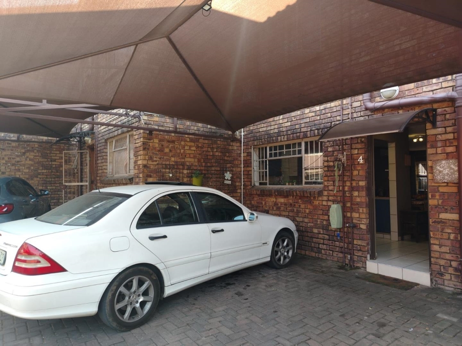 To Let 3 Bedroom Property for Rent in West Acres Mpumalanga