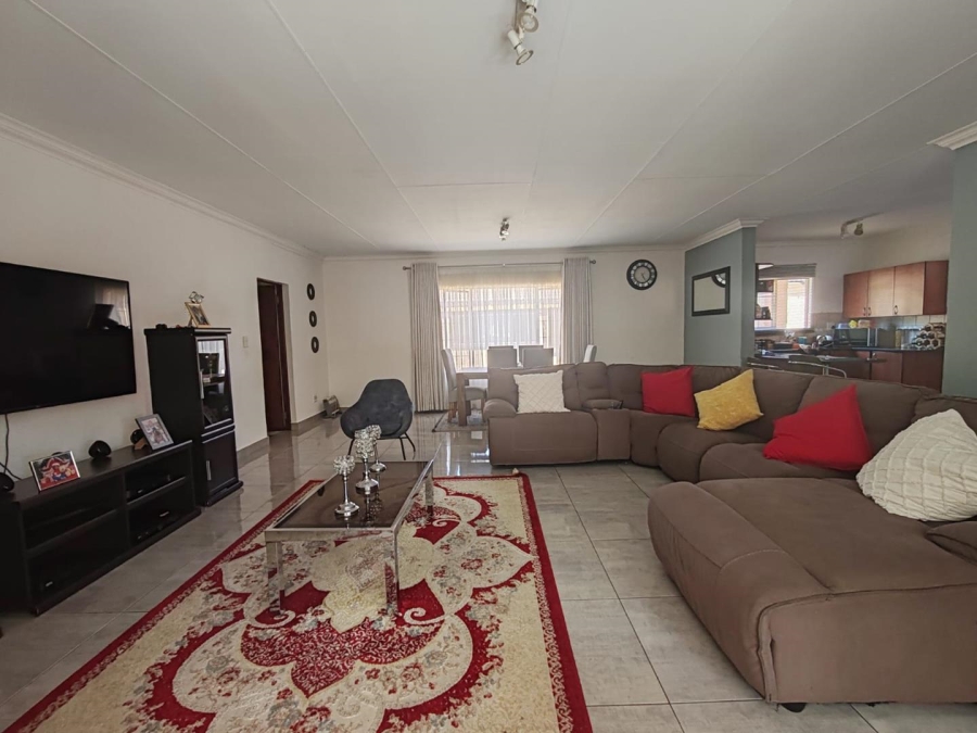 3 Bedroom Property for Sale in Stonehenge Mpumalanga