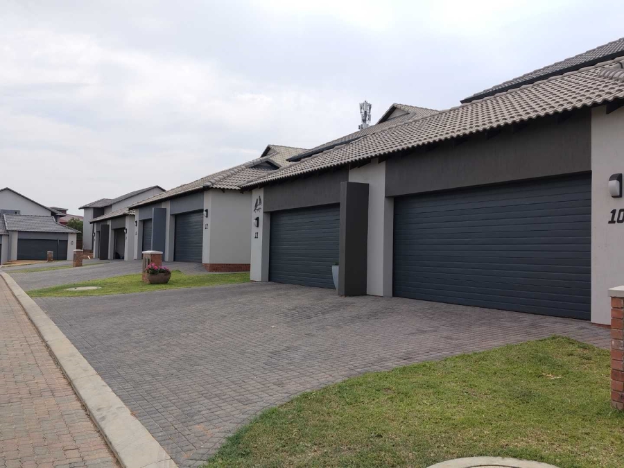 3 Bedroom Property for Sale in Stonehenge Mpumalanga
