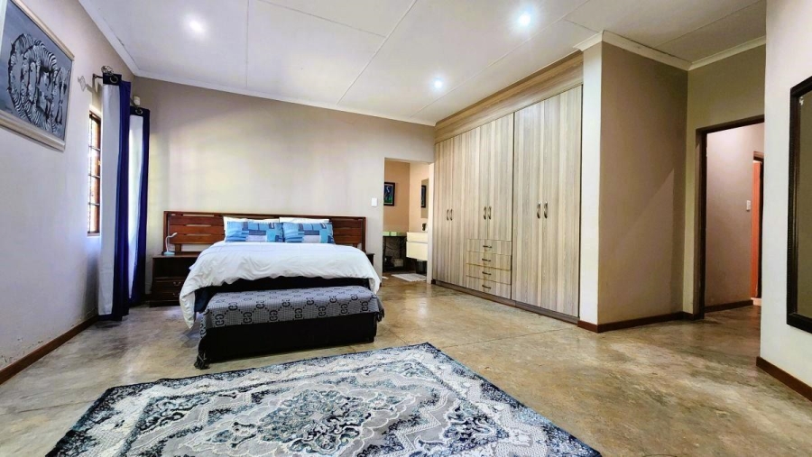 To Let 3 Bedroom Property for Rent in White River Mpumalanga