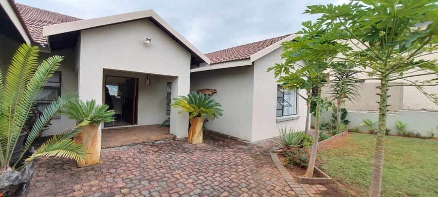 4 Bedroom Property for Sale in Ntulo Wildlife Estate Mpumalanga