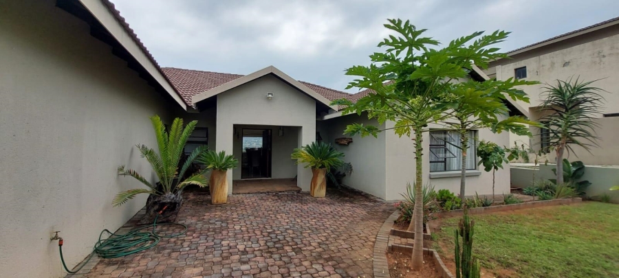 4 Bedroom Property for Sale in Ntulo Wildlife Estate Mpumalanga