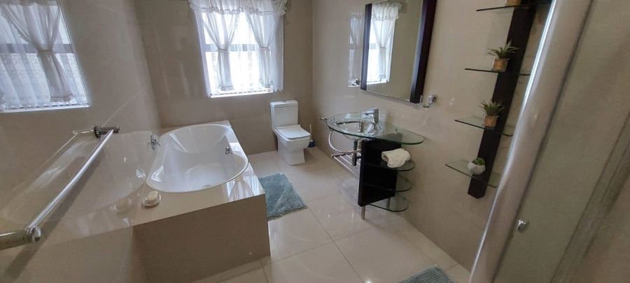 4 Bedroom Property for Sale in Ntulo Wildlife Estate Mpumalanga