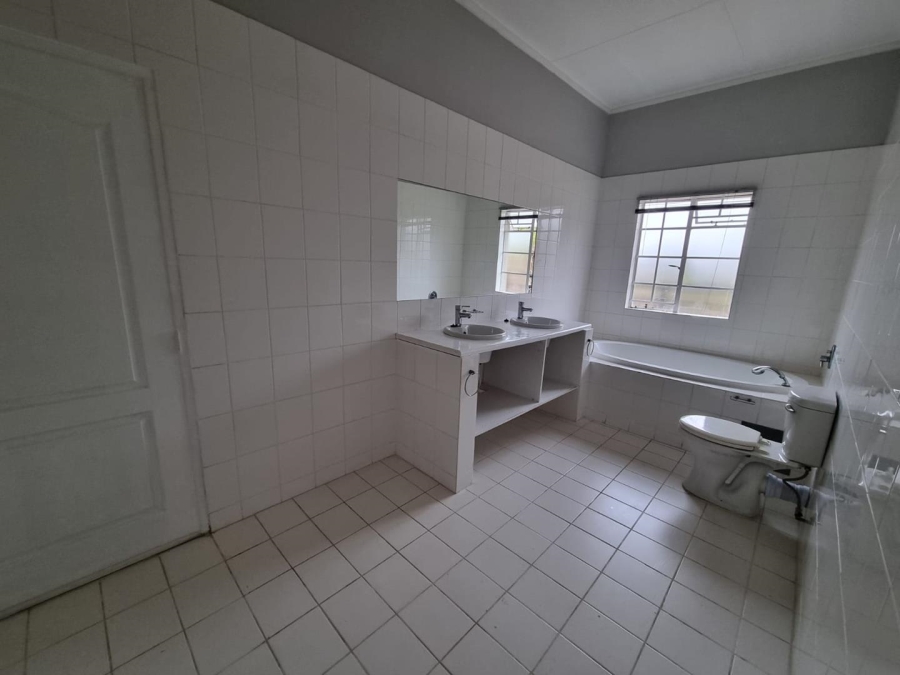 To Let 3 Bedroom Property for Rent in Stonehenge Mpumalanga