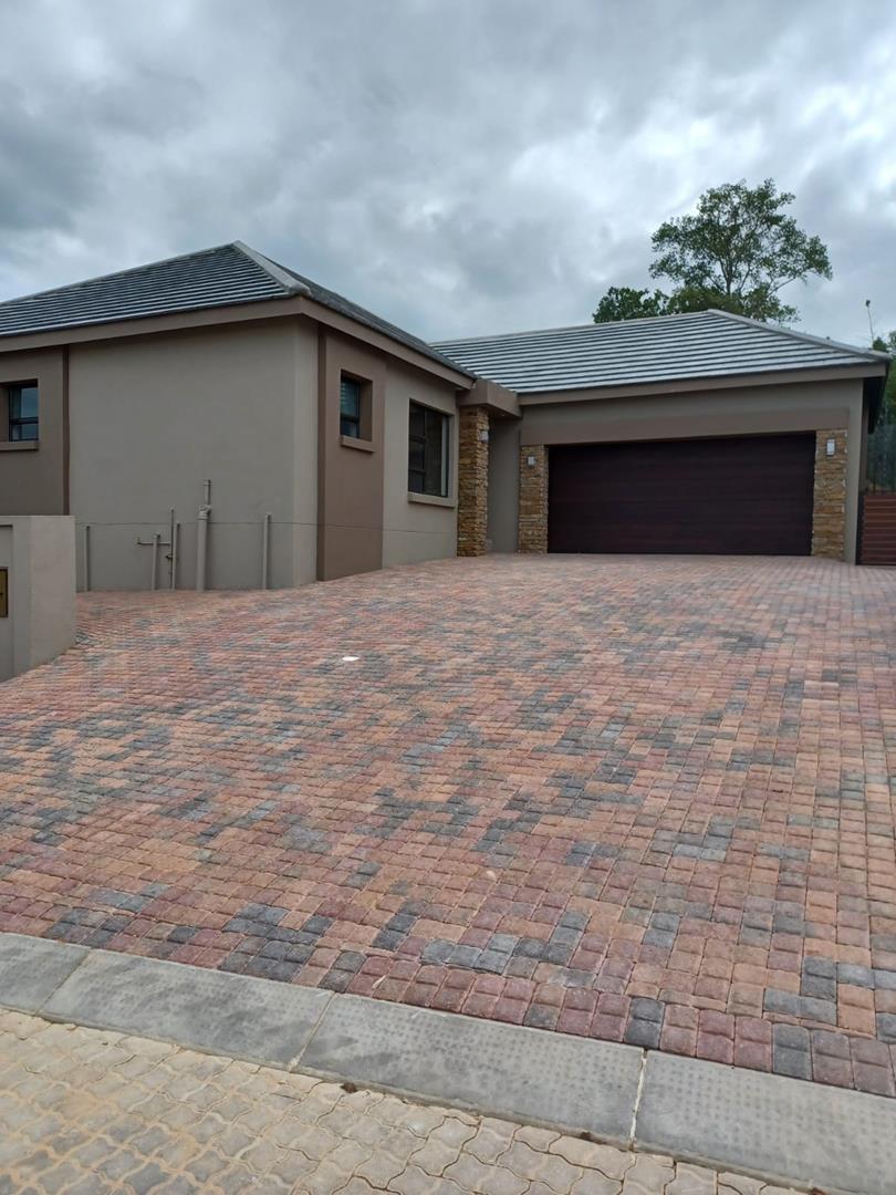 To Let 3 Bedroom Property for Rent in Riverside Park Mpumalanga