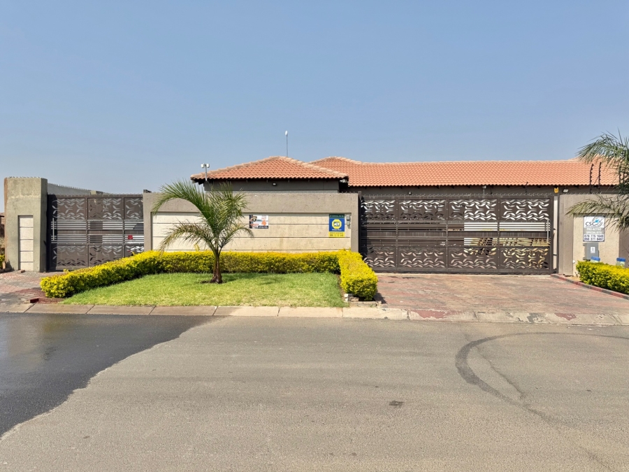 4 Bedroom Property for Sale in Aerorand Mpumalanga