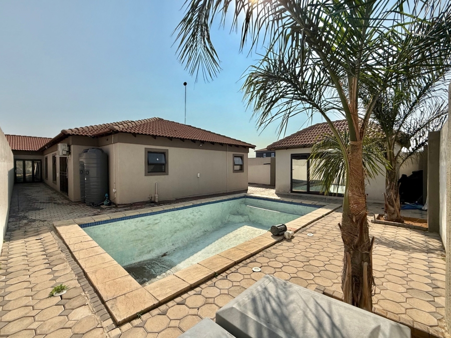 4 Bedroom Property for Sale in Aerorand Mpumalanga