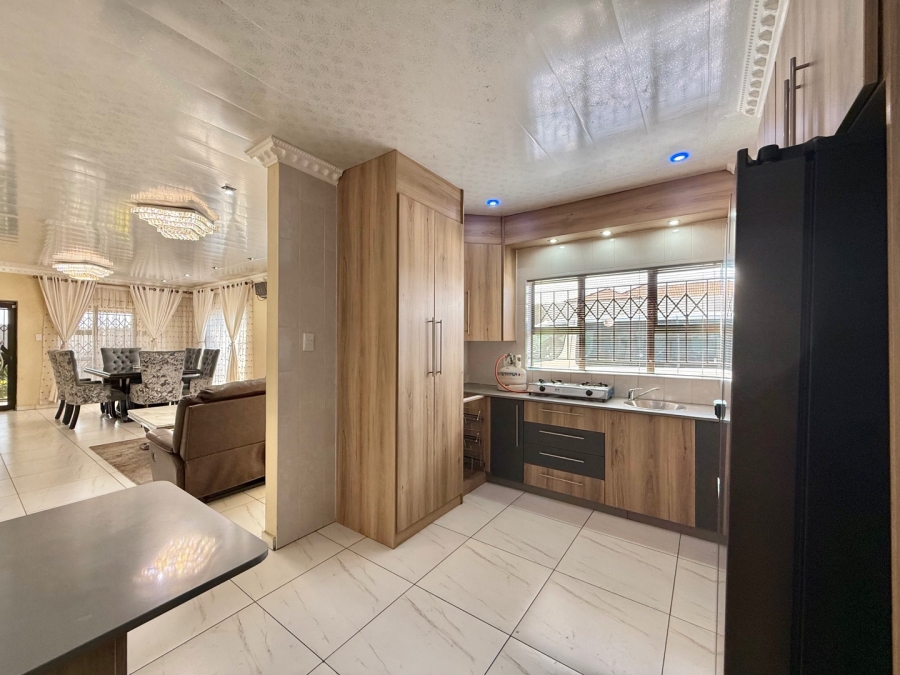 To Let 4 Bedroom Property for Rent in Aerorand Mpumalanga