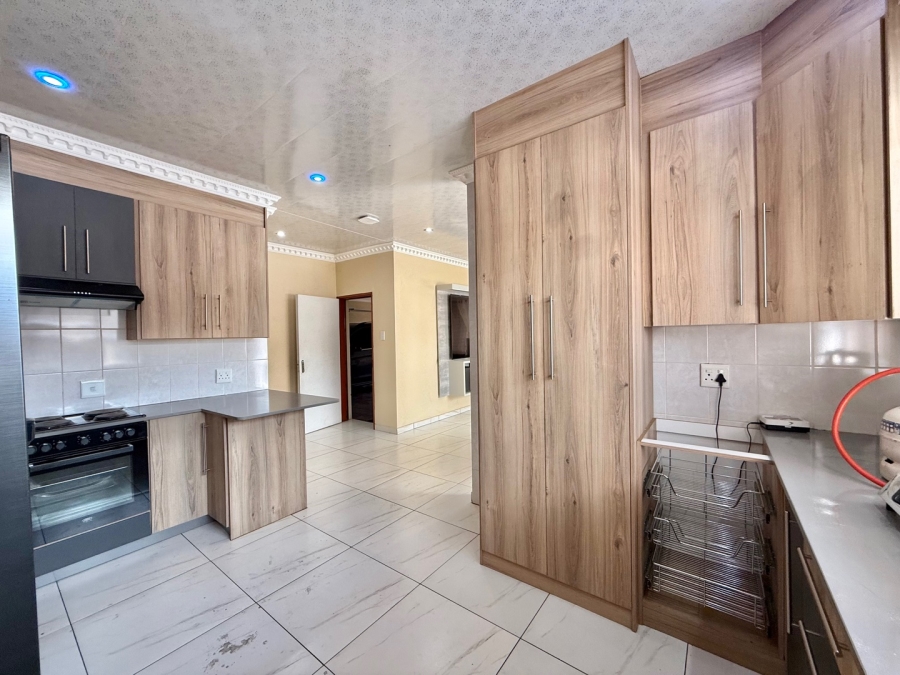 To Let 4 Bedroom Property for Rent in Aerorand Mpumalanga