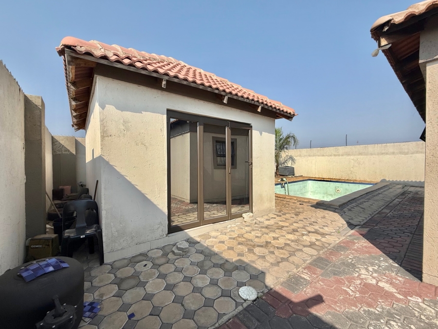 To Let 4 Bedroom Property for Rent in Aerorand Mpumalanga