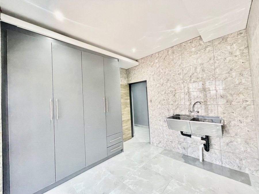 To Let 4 Bedroom Property for Rent in Aerorand Mpumalanga