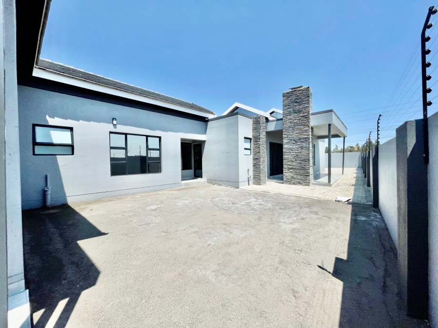 To Let 4 Bedroom Property for Rent in Aerorand Mpumalanga