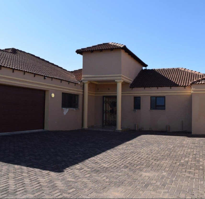 4 Bedroom Property for Sale in Die Heuwel Ext 4 Mpumalanga