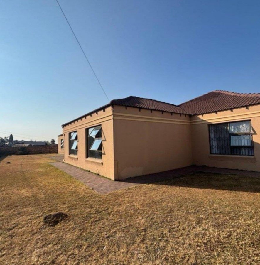 4 Bedroom Property for Sale in Die Heuwel Ext 4 Mpumalanga