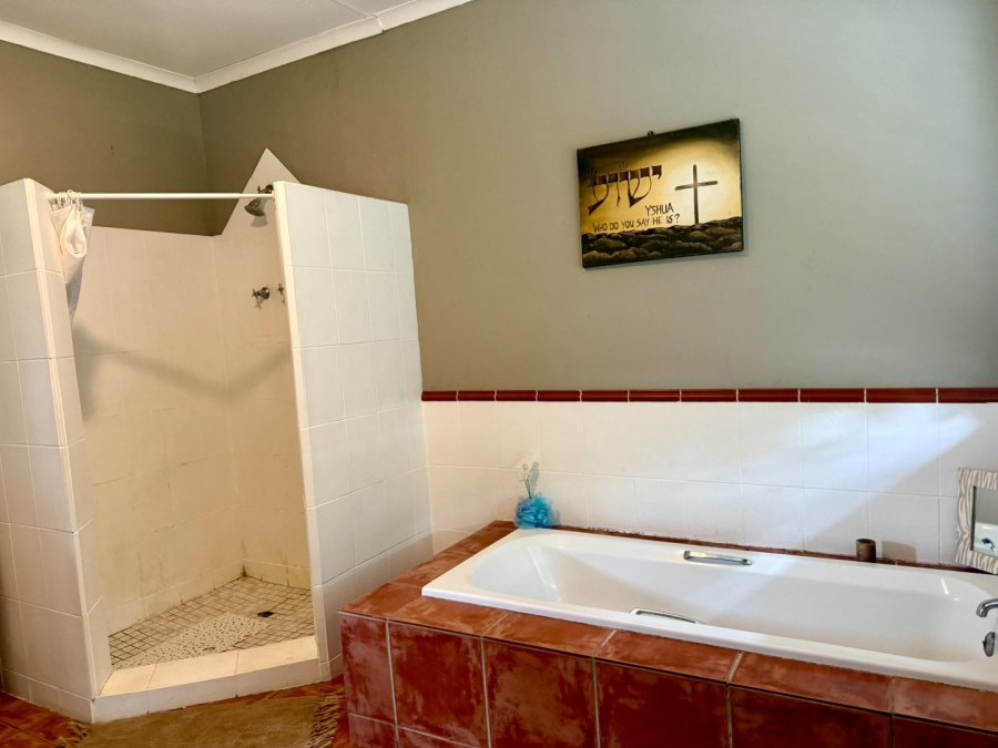 To Let commercial Property for Rent in White River AH Mpumalanga