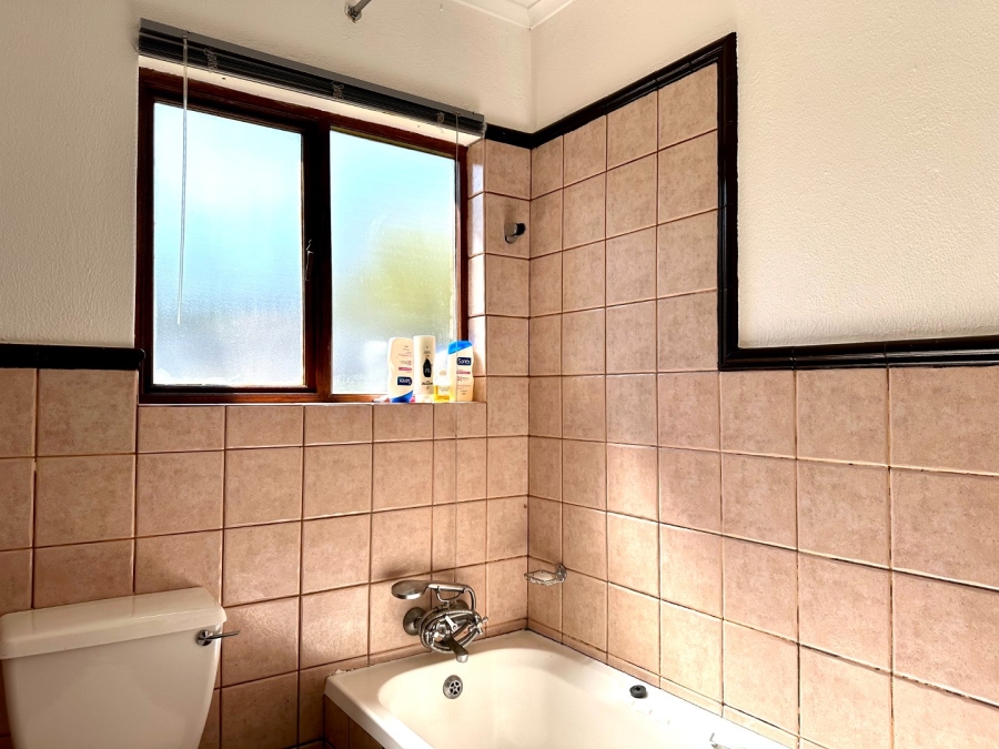 To Let 3 Bedroom Property for Rent in Greenway Woods Mpumalanga