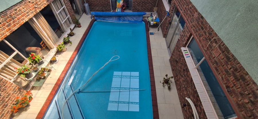 6 Bedroom Property for Sale in Volksrust Mpumalanga